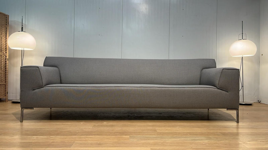 NIEUWSTAAT Design on Stock Bloq 4-Zits Ploegwol – NP: €4.500