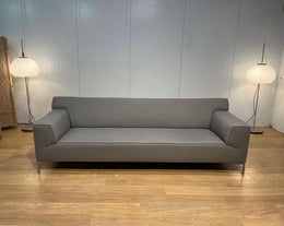 NIEUWSTAAT Design on Stock Bloq 4-Zits Ploegwol – NP: €4.500