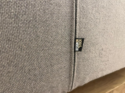 NIEUWSTAAT Design on Stock Bloq 4-Zits Ploegwol – NP: €4.500