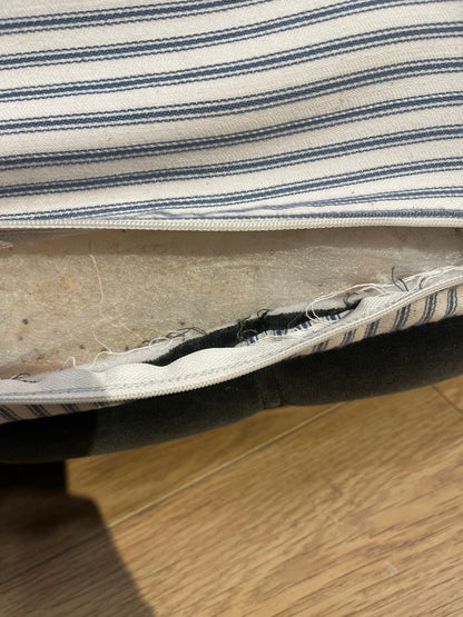 Ligne Roset Togo 1 zit + Poef Suède – NP: €5.000