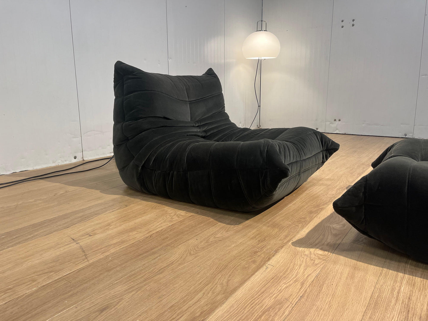 Ligne Roset Togo 1 zit + Poef Suède – NP: €5.000