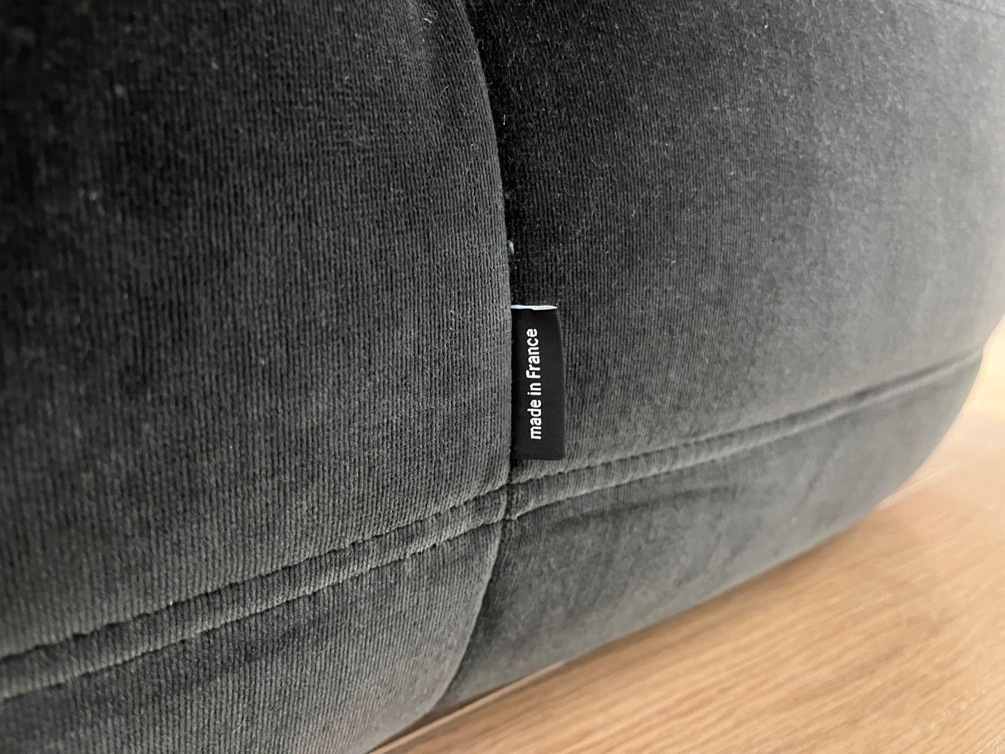 Ligne Roset Togo 1 zit + Poef Suède – NP: €5.000