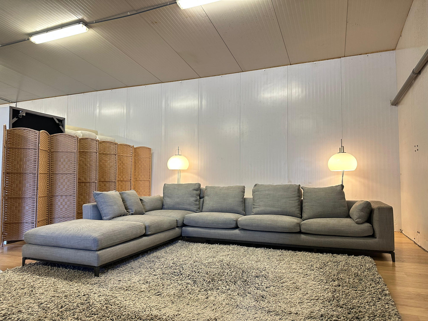 ZGAN Minotti Andersen Hoekbank Grijs Gemêleerd – NP: €25.000