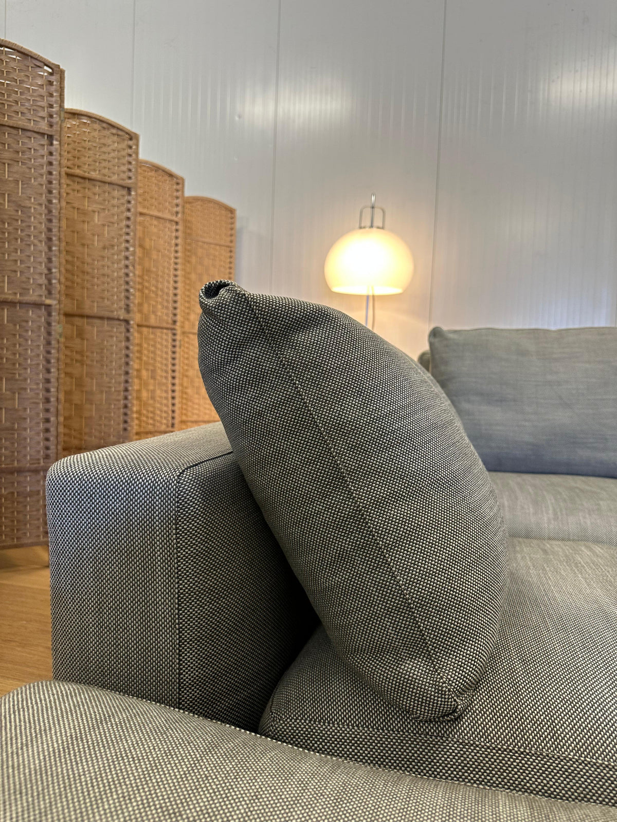 ZGAN Minotti Andersen Hoekbank Grijs Gemêleerd – NP: €25.000