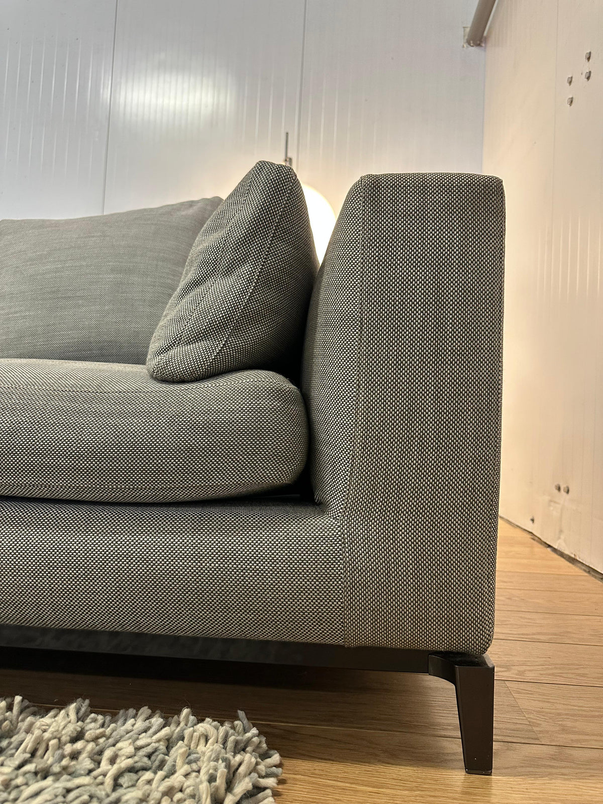 ZGAN Minotti Andersen Hoekbank Grijs Gemêleerd – NP: €25.000