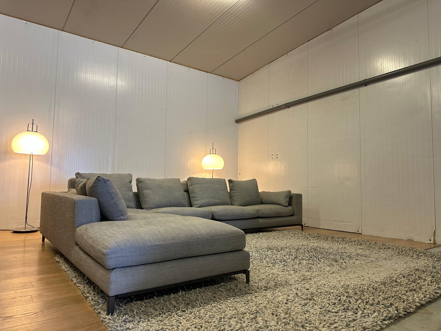 ZGAN Minotti Andersen Hoekbank Grijs Gemêleerd – NP: €25.000