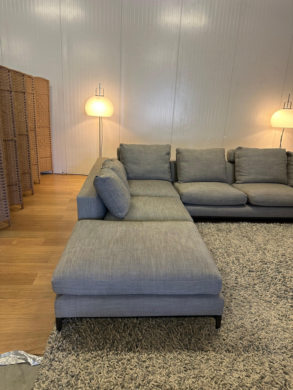 ZGAN Minotti Andersen Hoekbank Grijs Gemêleerd – NP: €25.000