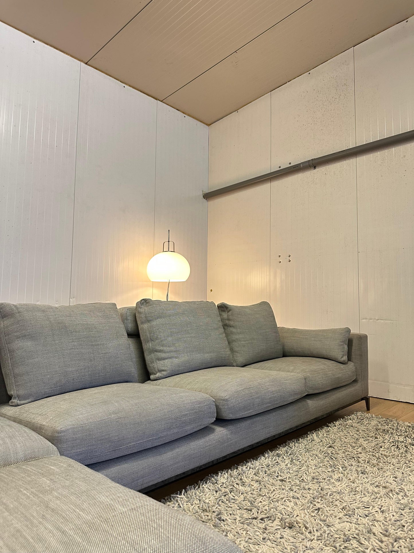 ZGAN Minotti Andersen Hoekbank Grijs Gemêleerd – NP: €25.000