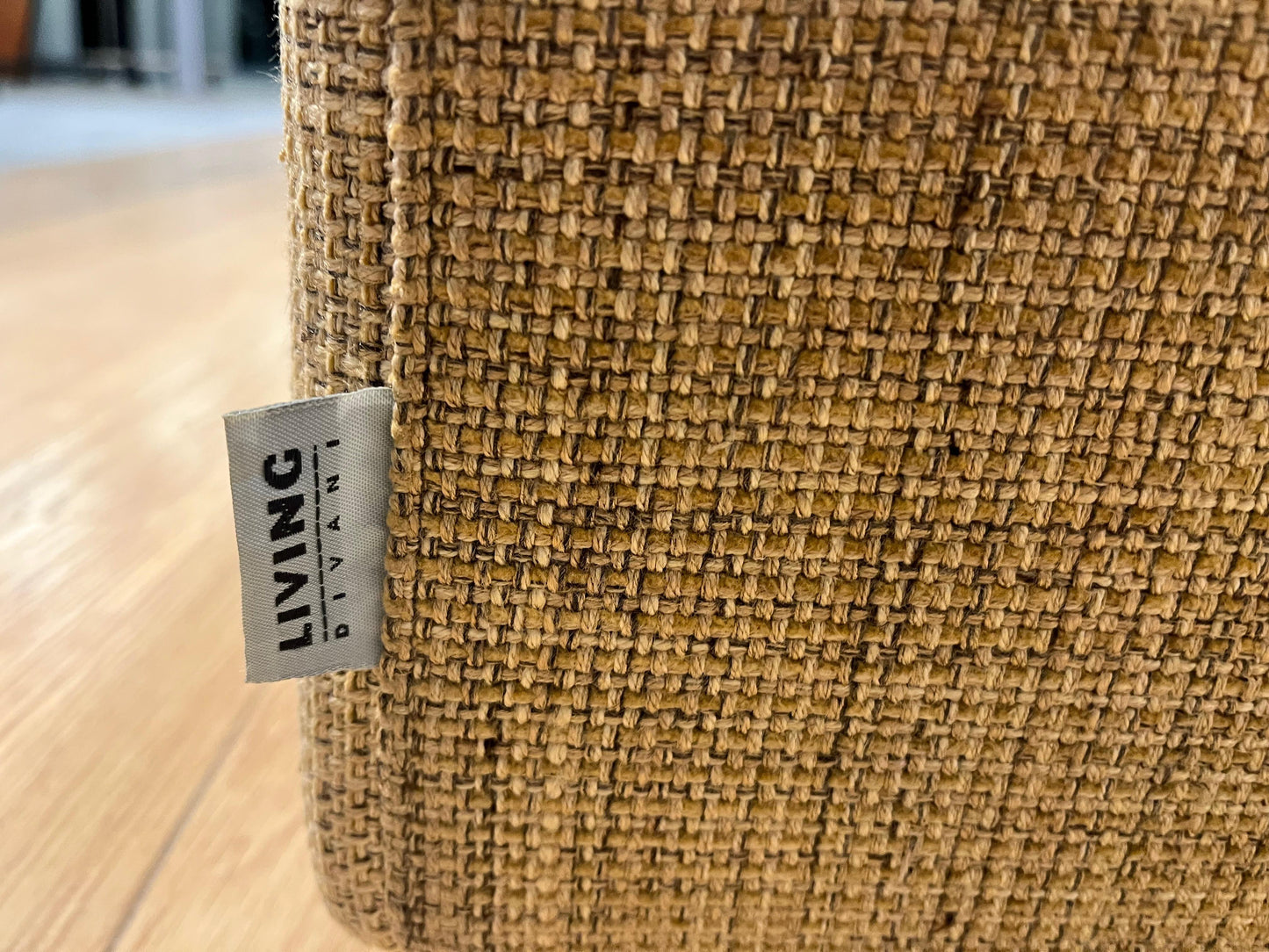 Living Divani Extra Wall Bank – Ter Herstoffering