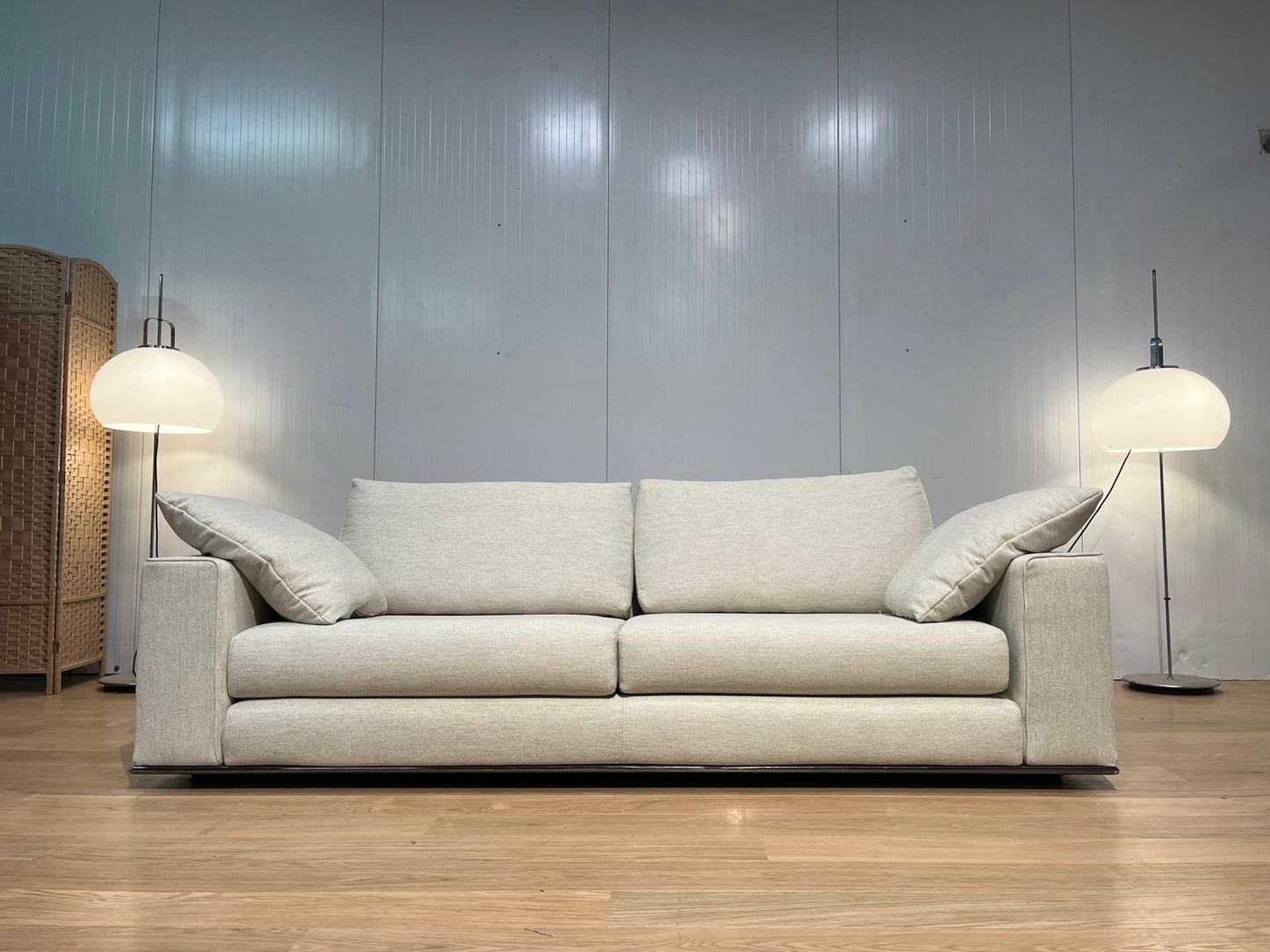 Minotti Hamilton 3-Zits + Hocker – NP: €18.000