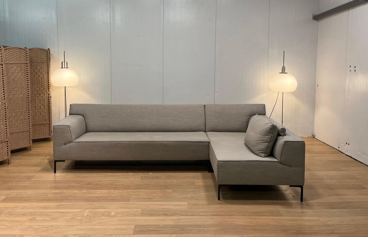 ZGAN Design on Stock Bloq Hoekbank Beige + Extra Kussen