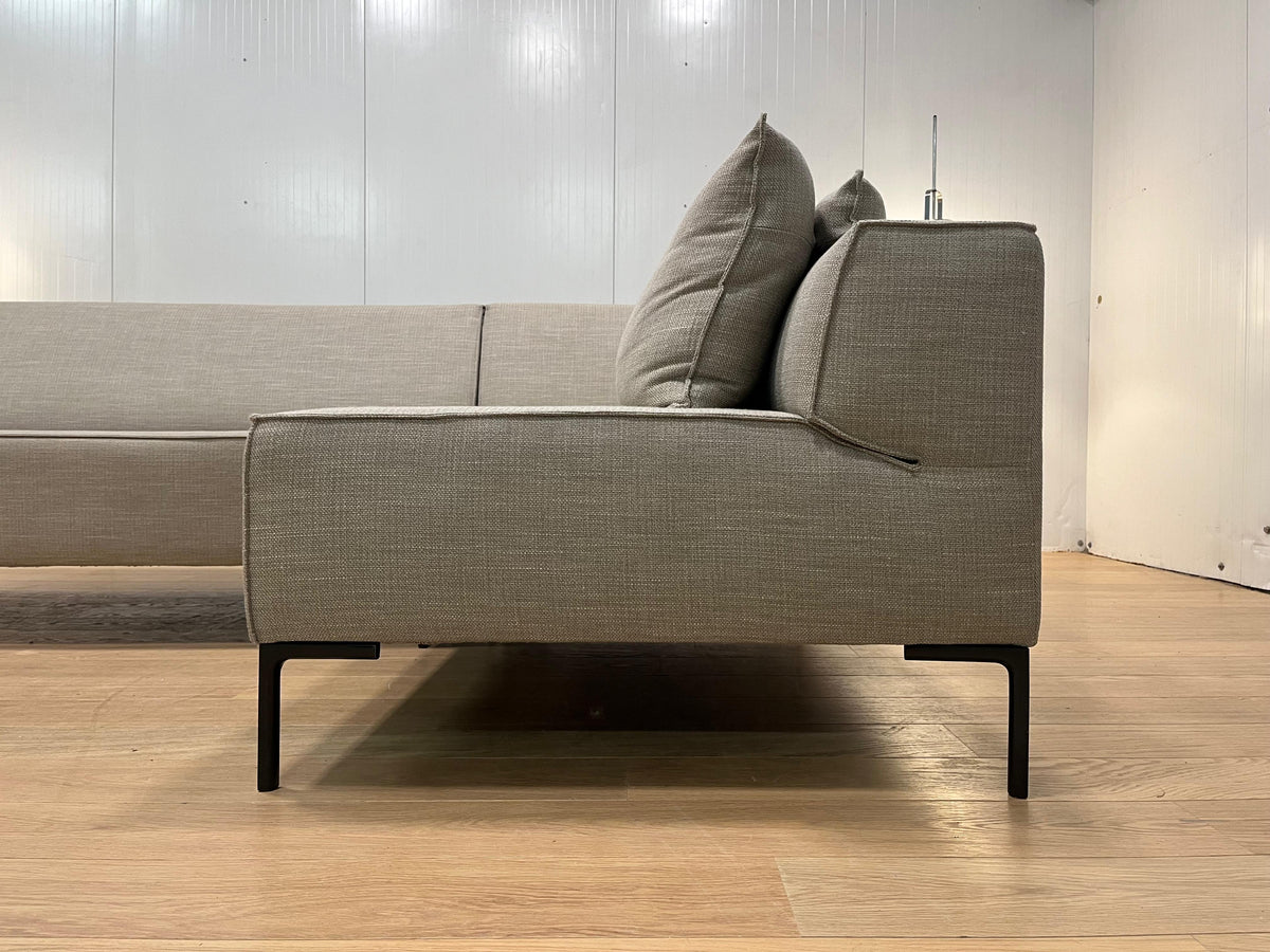 ZGAN Design on Stock Bloq Hoekbank Beige + Extra Kussen