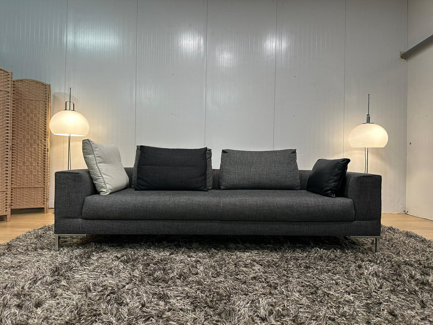 ZGAN Design on Stock Aikon Lounge 4 Zits Antraciet