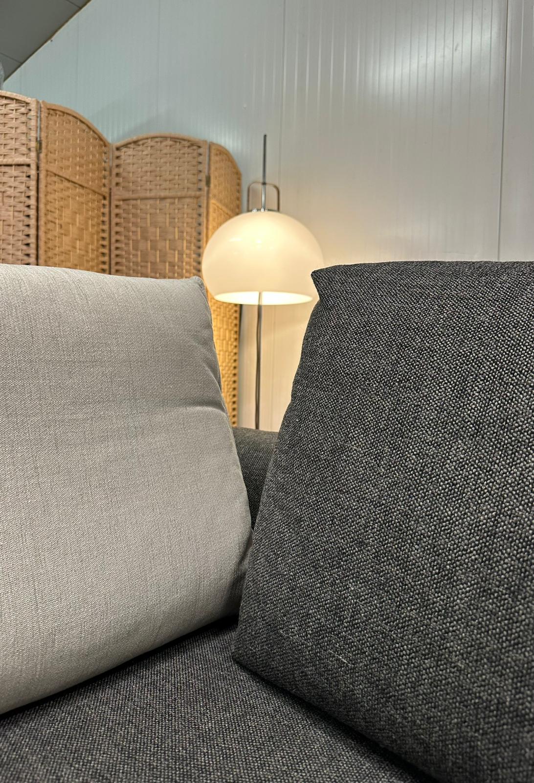 ZGAN Design on Stock Aikon Lounge 4 Zits Antraciet