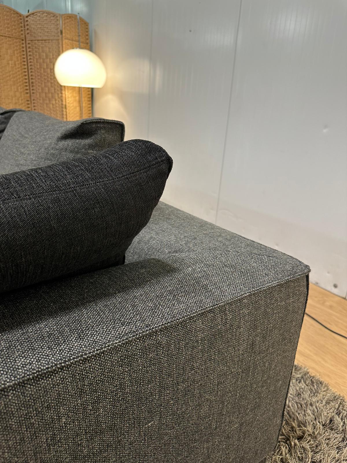 ZGAN Design on Stock Aikon Lounge 4 Zits Antraciet