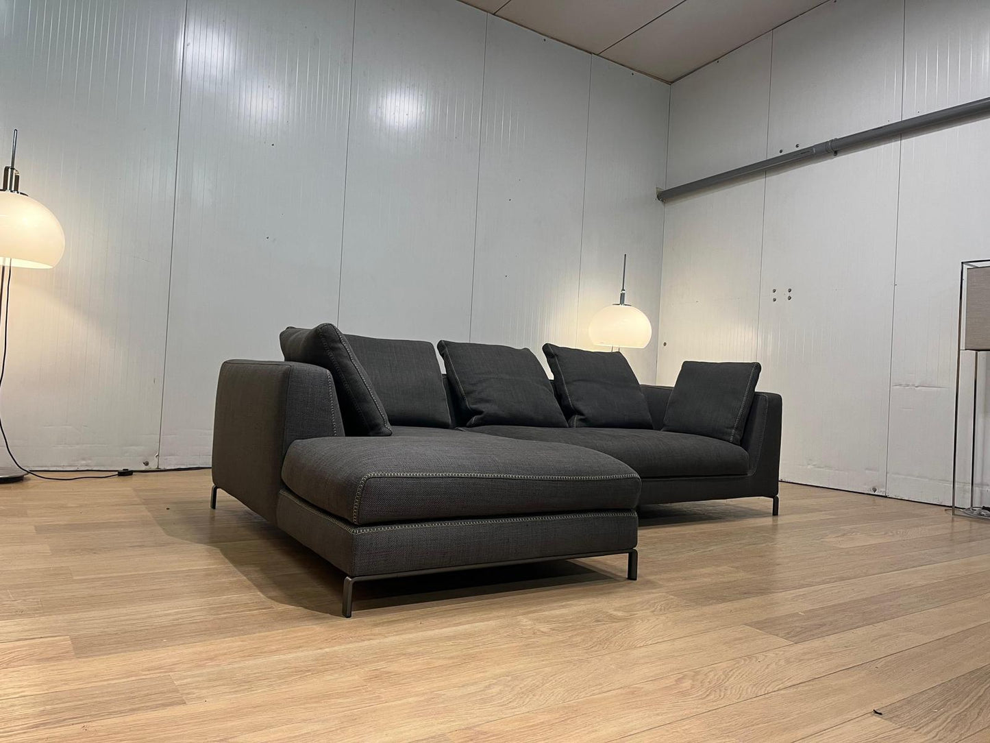 B&B Italia Ray Hoekbank Antraciet + Optioneel Tapijt