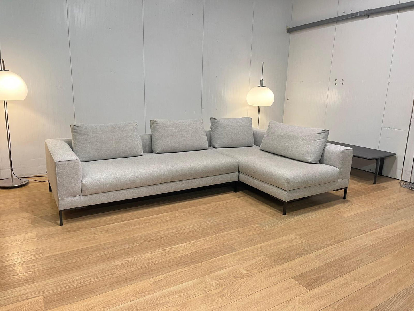 Nieuwstaat Design on Stock Aikon Lounge Hoekbank – NP €8.500