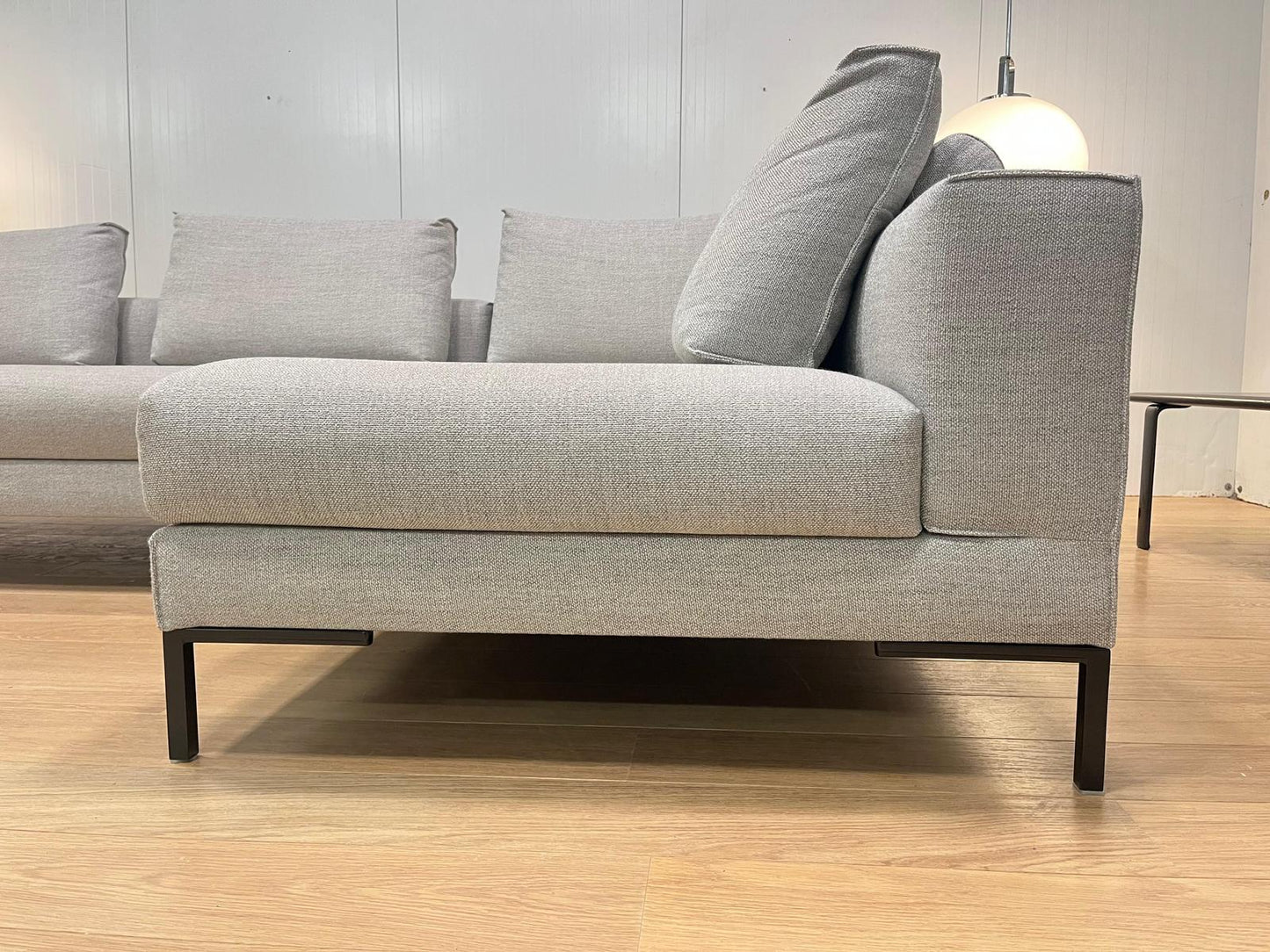 Nieuwstaat Design on Stock Aikon Lounge Hoekbank – NP €8.500