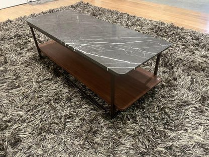 ZGAN Rolf Benz 987 Bijzettafel – NP: €1.497