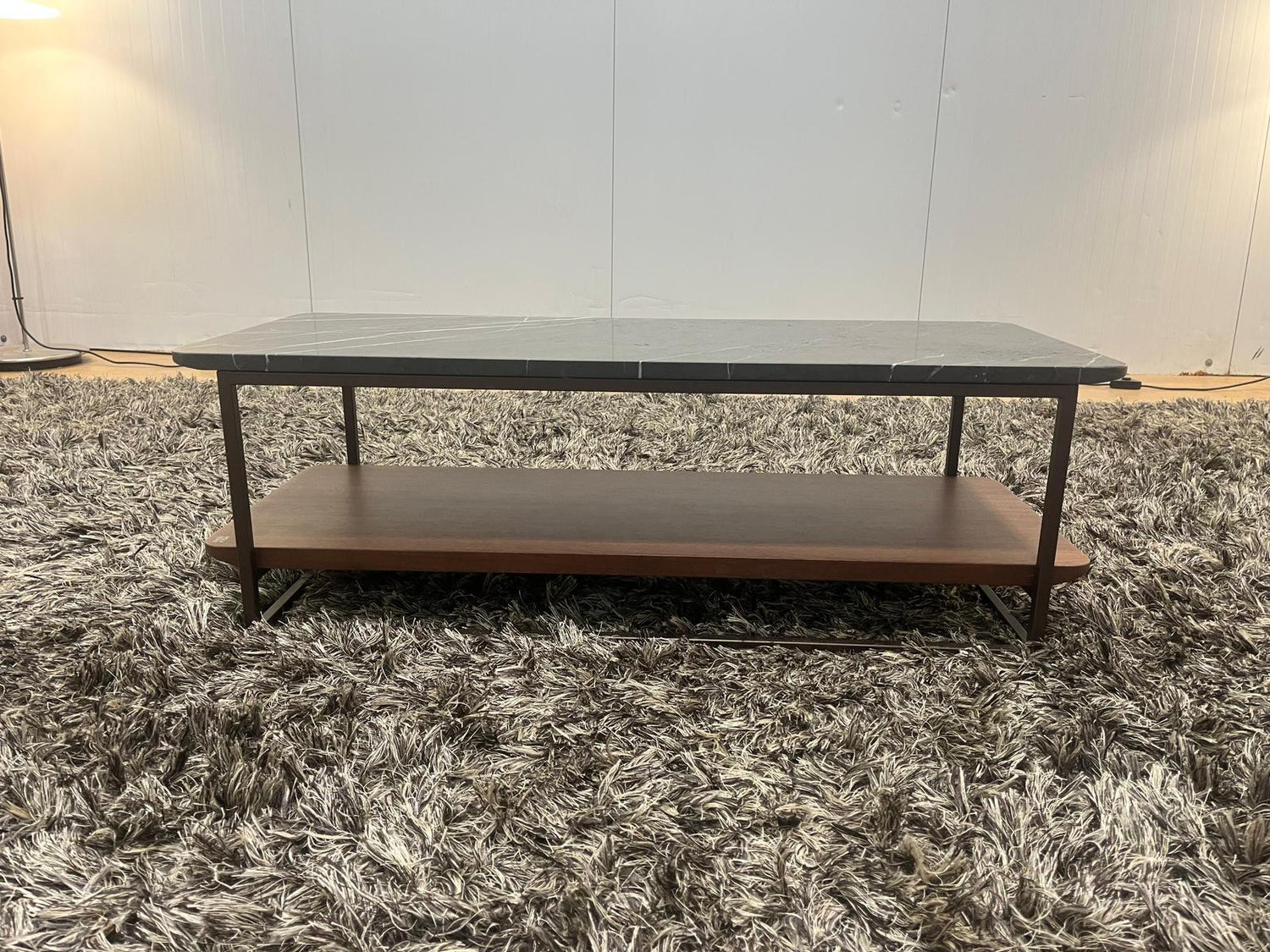 ZGAN Rolf Benz 987 Bijzettafel – NP: €1.497