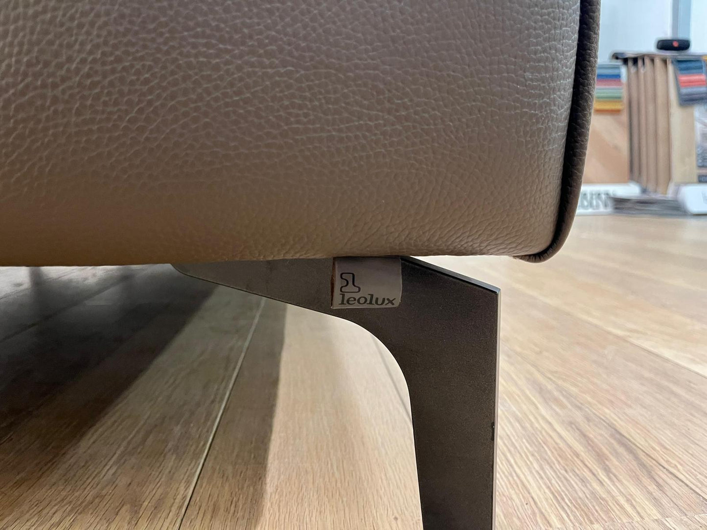 Absolute Nieuwstaat - Leolux Elias Taupe 3 Zits Bank