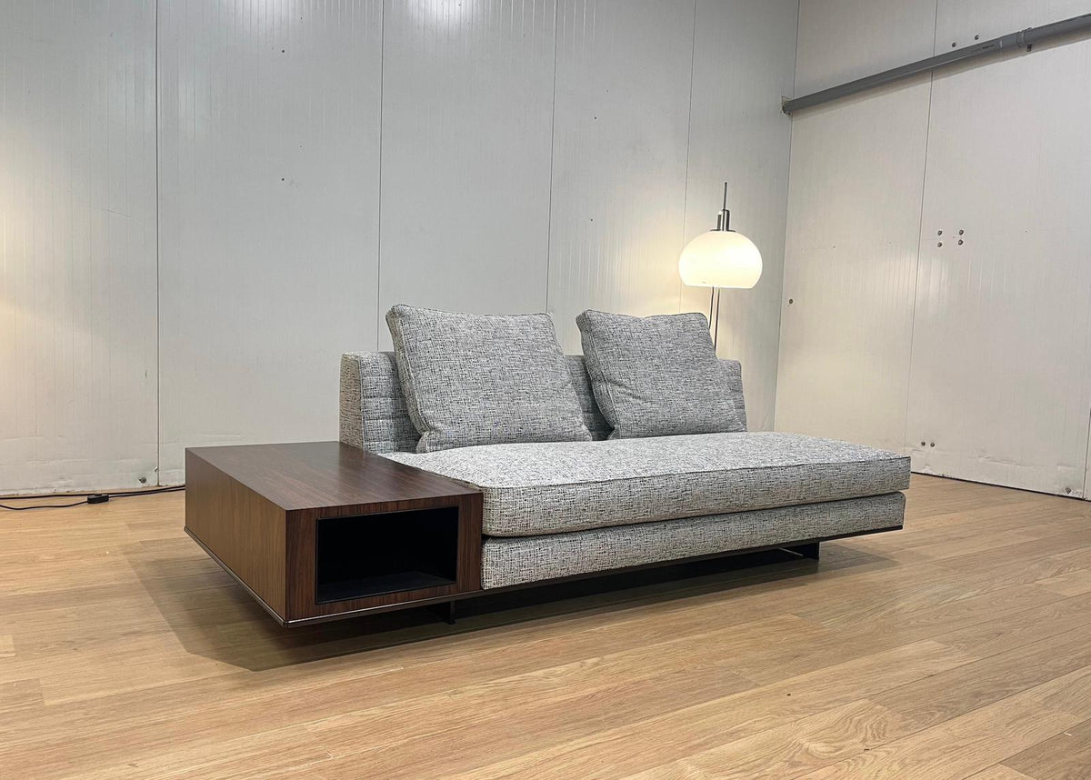 Nieuwstaat Minotti Roger 2 zits met kast – NP €9.000