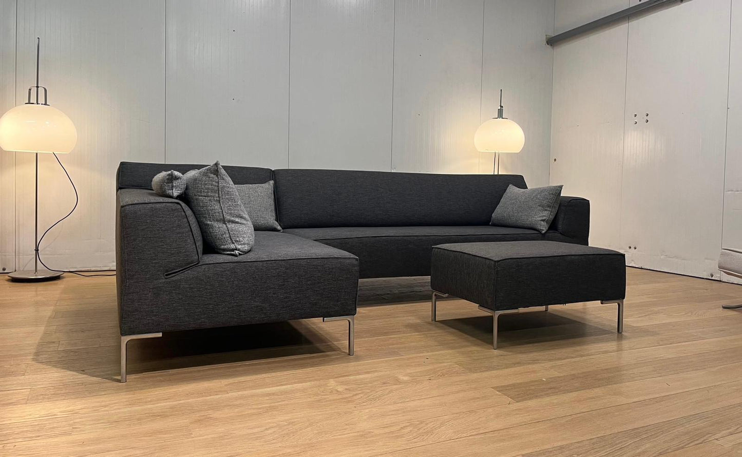 Design on Stock Bloq Hoekbank + Hocker – NP: €7.500
