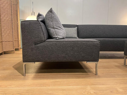 Design on Stock Bloq Hoekbank + Hocker – NP: €7.500
