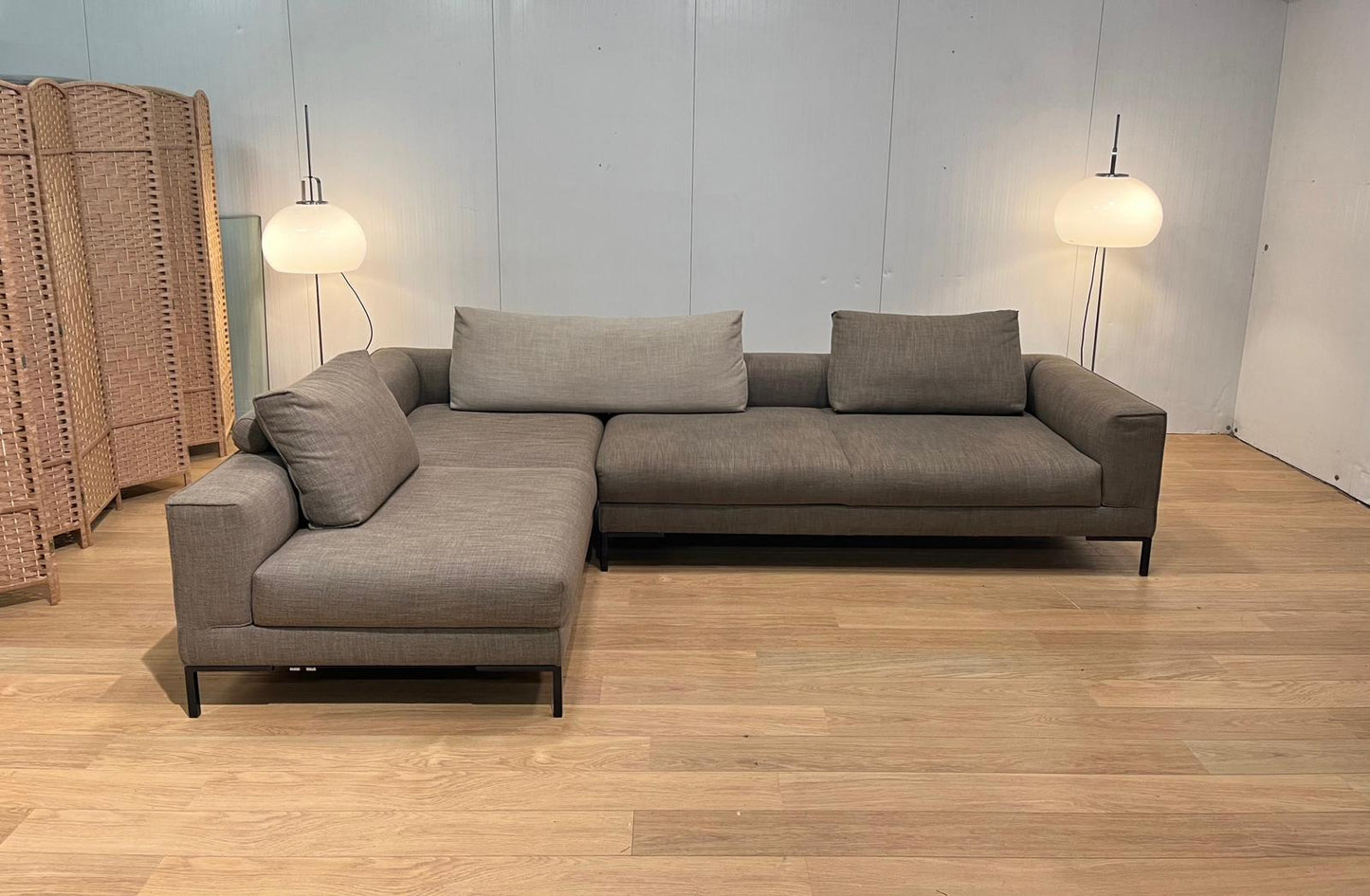 Design on Stock Aikon Lounge Hoekbank Bruin – NP €8.500