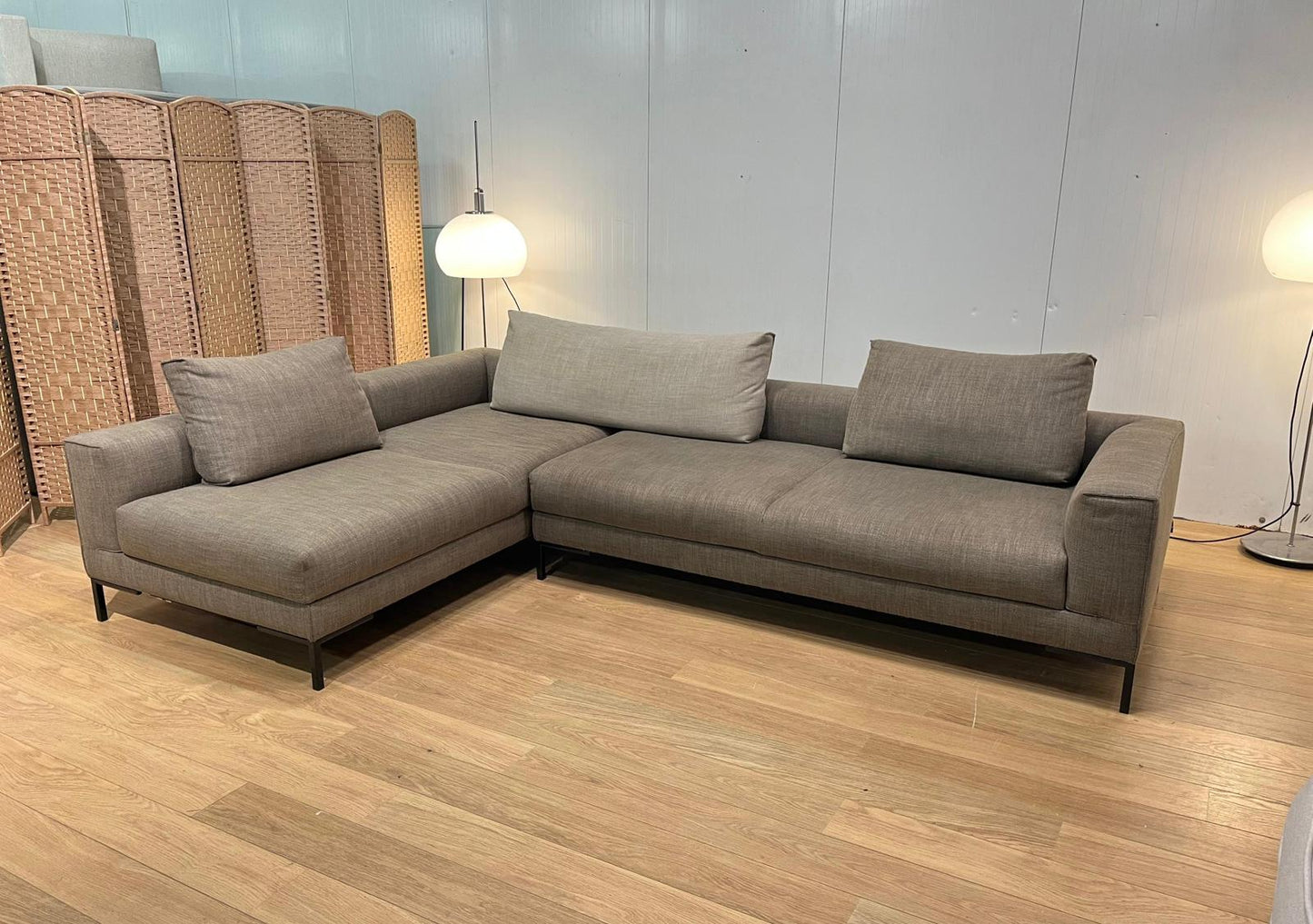Design on Stock Aikon Lounge Hoekbank Bruin – NP €8.500