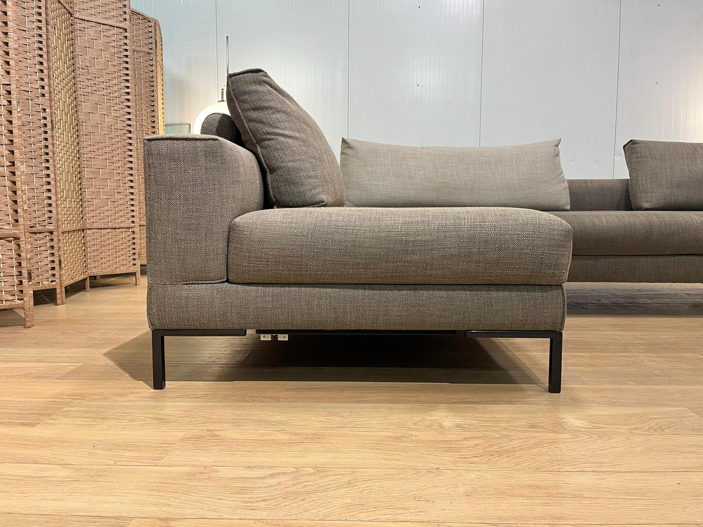 Design on Stock Aikon Lounge Hoekbank Bruin – NP €8.500