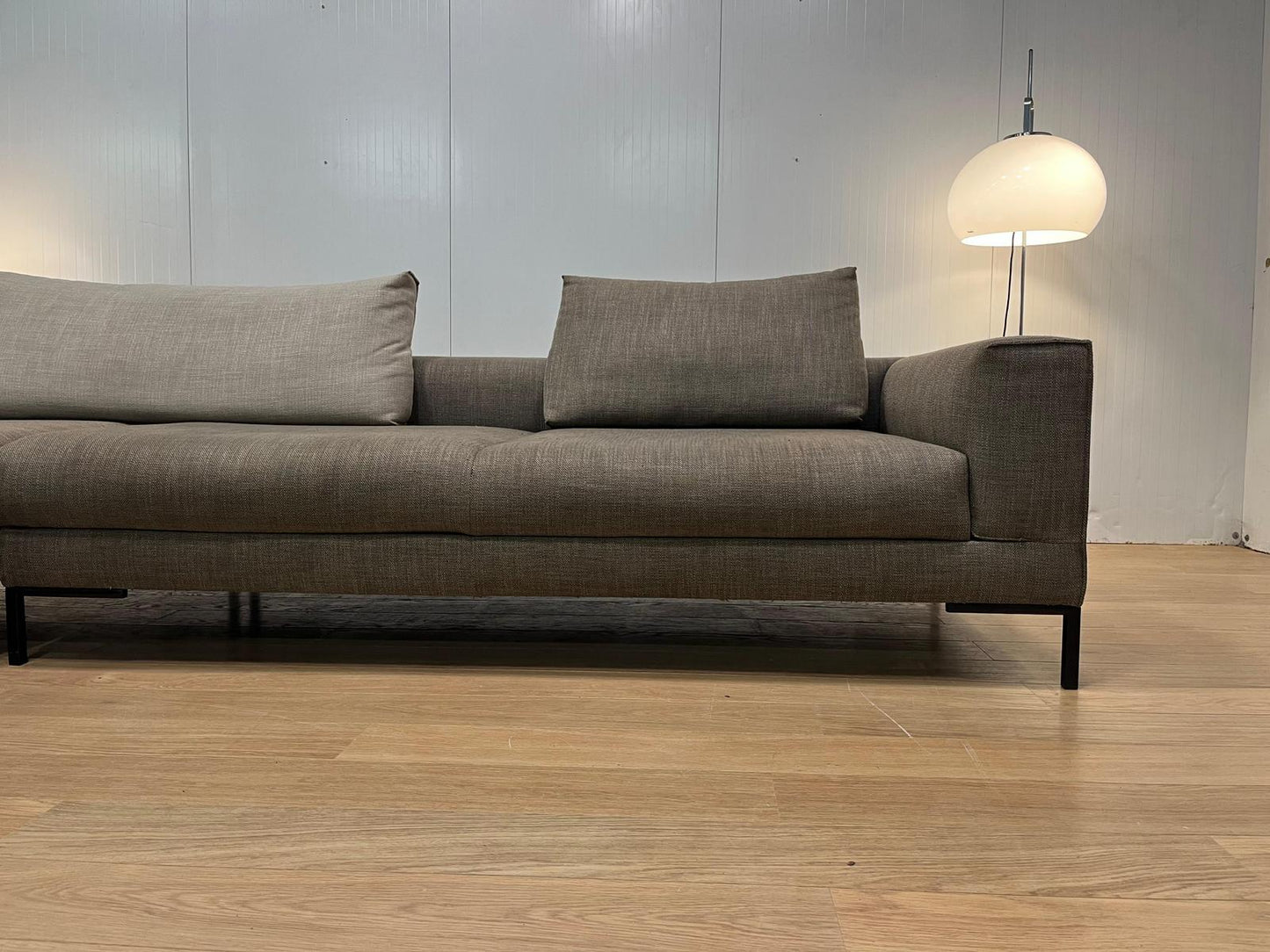 Design on Stock Aikon Lounge Hoekbank Bruin – NP €8.500