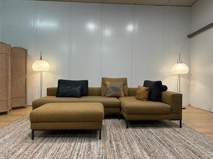 ZGAN Design on Stock Aikon Lounge Hoekbank + Poef NP: €8.500