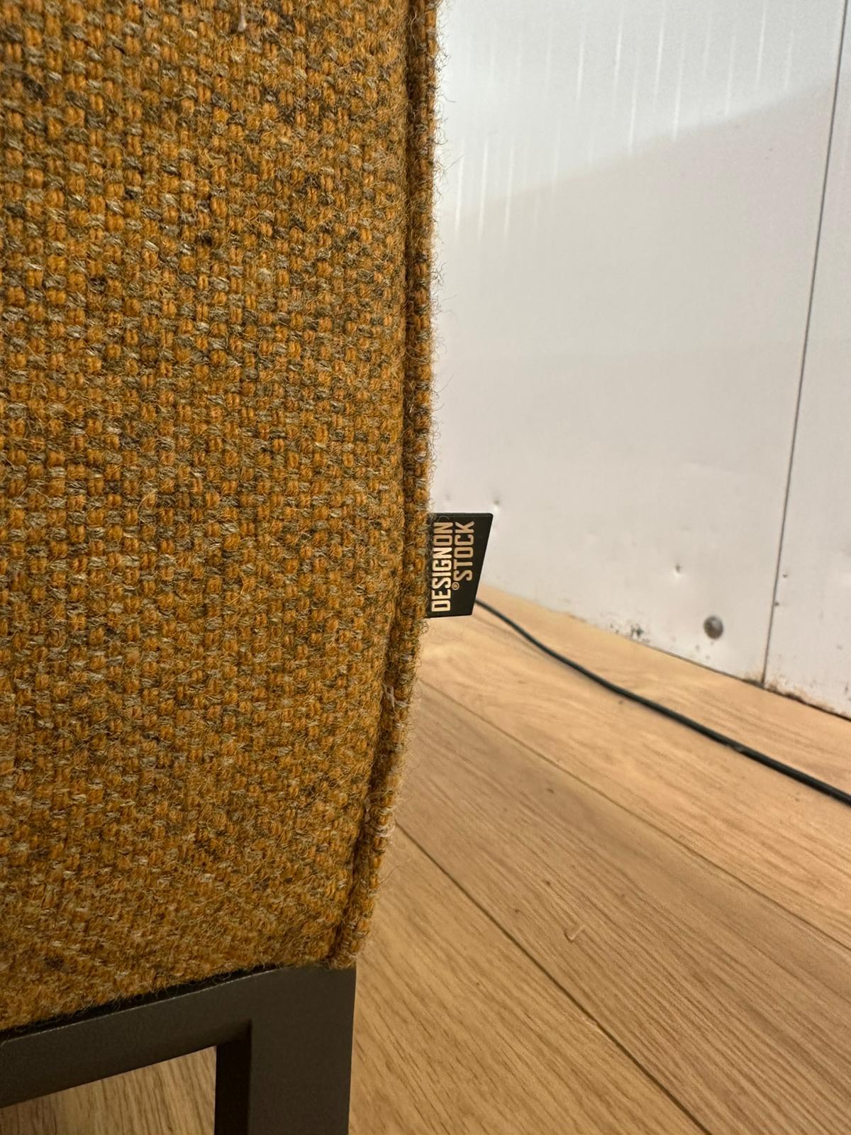 ZGAN Design on Stock Aikon Lounge Hoekbank + Poef NP: €8.500