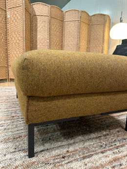 ZGAN Design on Stock Aikon Lounge Hoekbank + Poef NP: €8.500