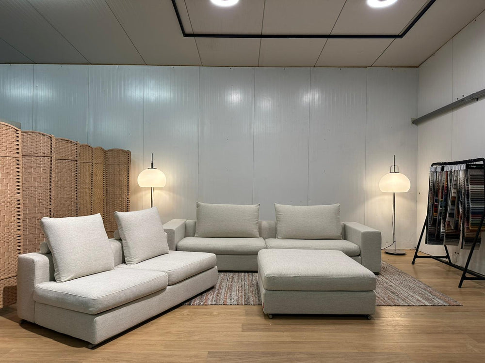 Flexform Groundpiece Hoekbank + Hocker – NP €30.000