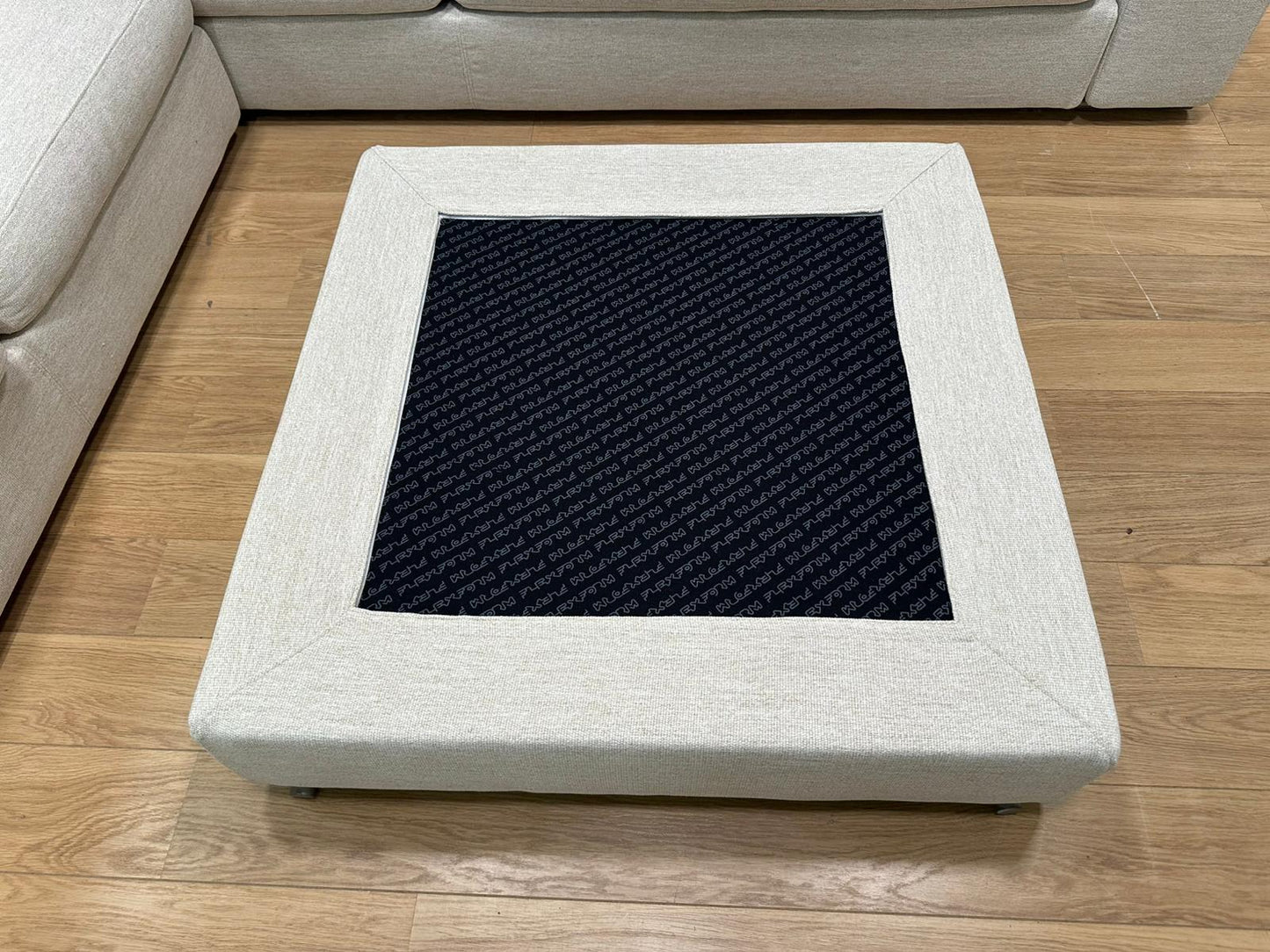 Flexform Groundpiece Hoekbank + Hocker – NP €30.000