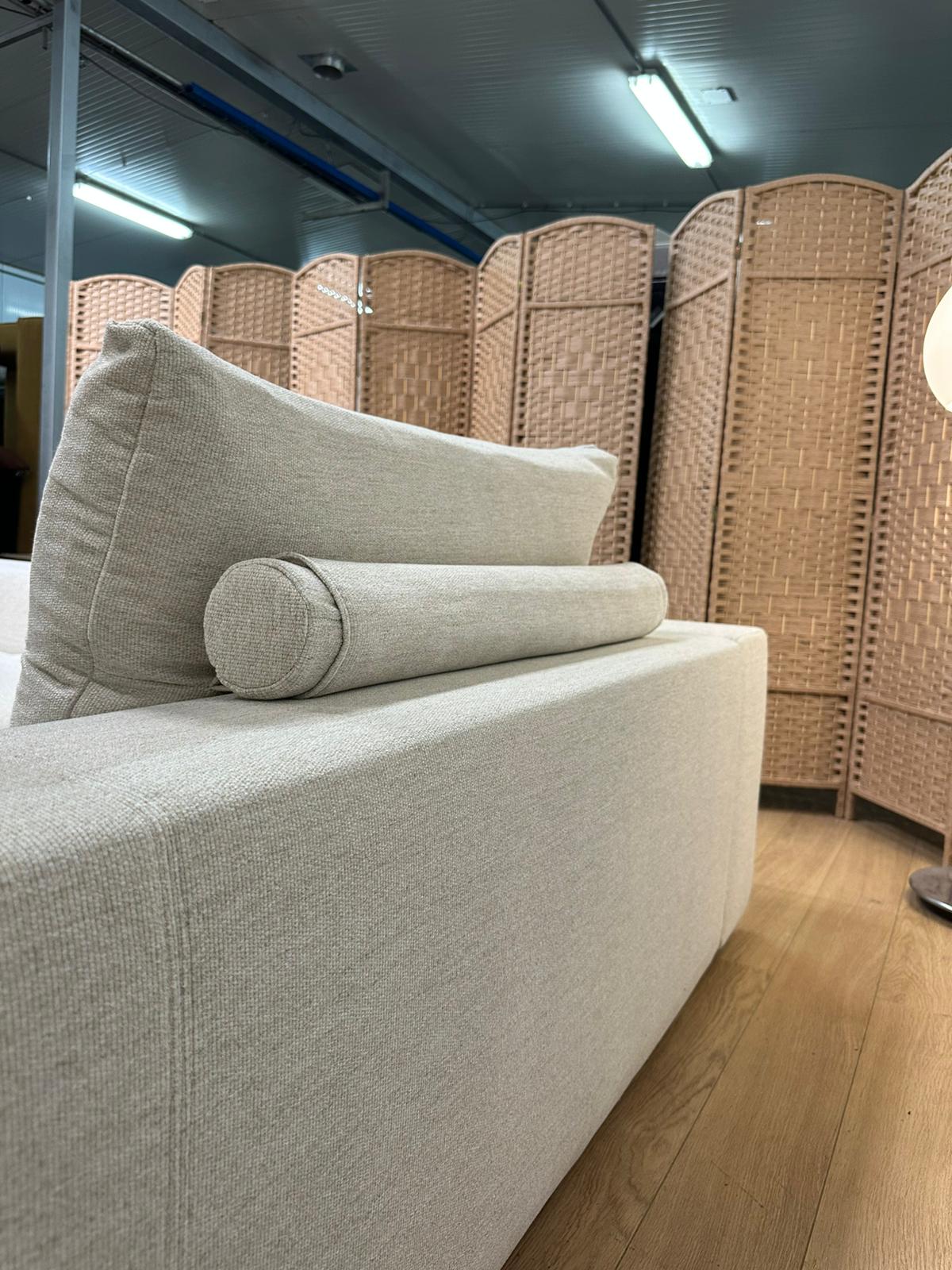 Flexform Groundpiece Hoekbank + Hocker – NP €30.000