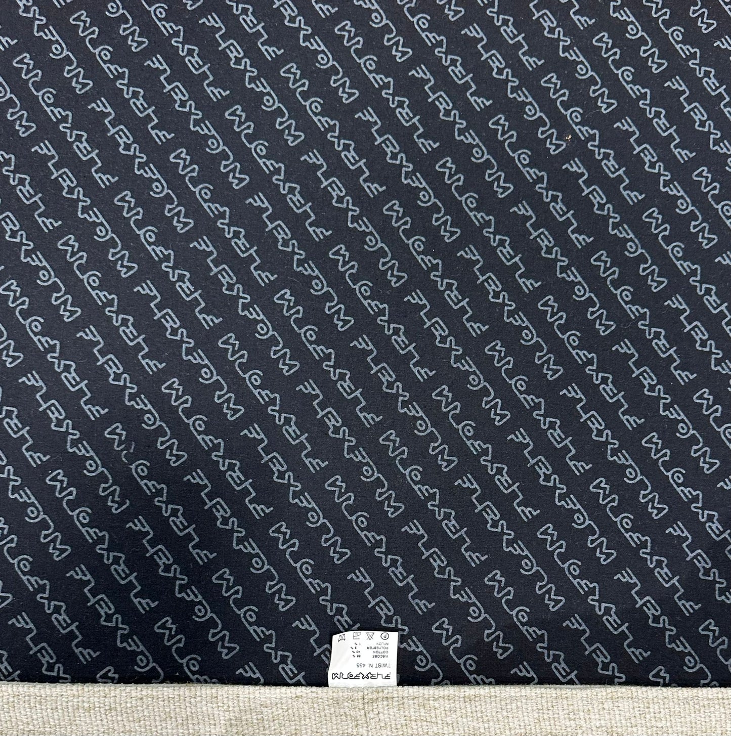 Flexform Groundpiece Hoekbank + Hocker – NP €30.000