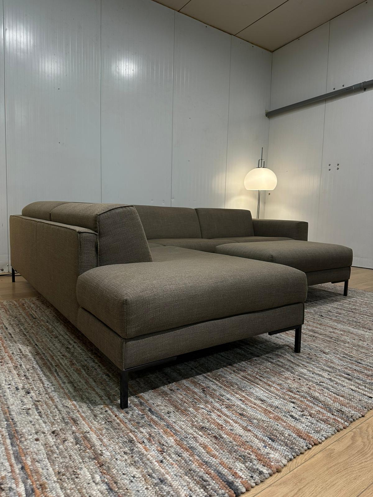 Design on Stock Aikon Hoekbank + Hocker – NP €7.750