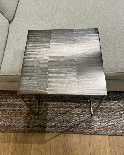 NIEUWSTAAT Minotti Leger Bijzettafel – NP €1.130