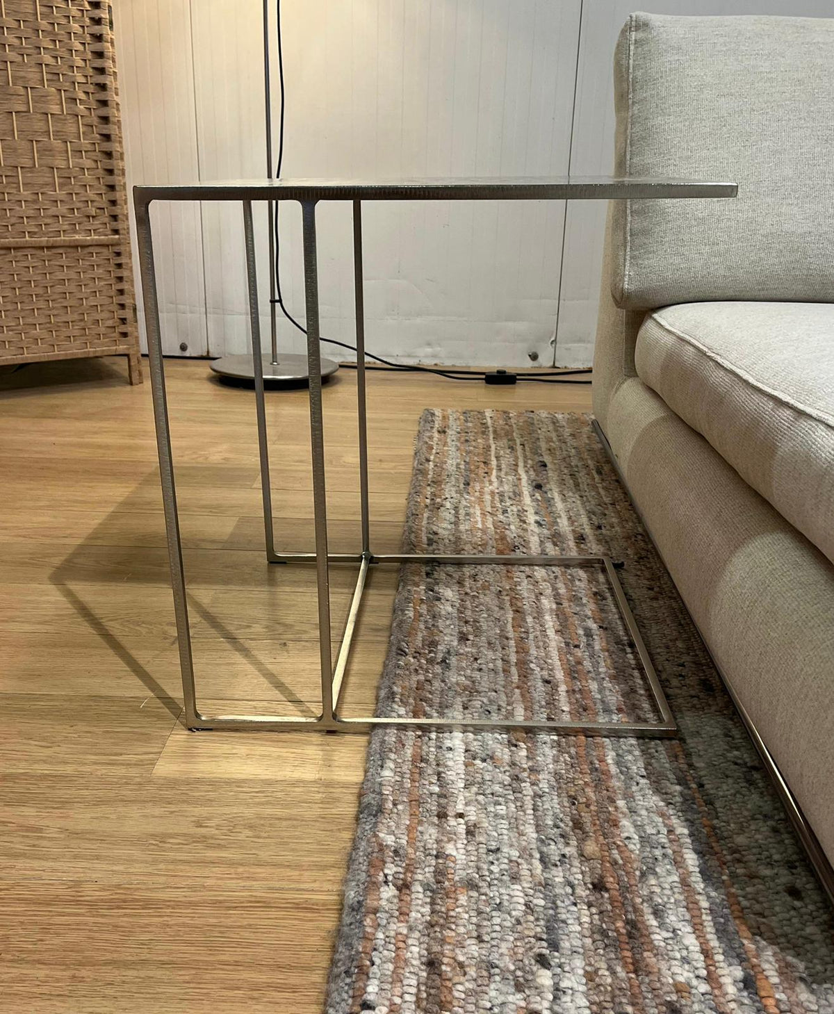 NIEUWSTAAT Minotti Leger Bijzettafel – NP €1.130