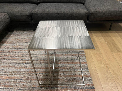 NIEUWSTAAT Minotti Leger Bijzettafel – NP €1.130