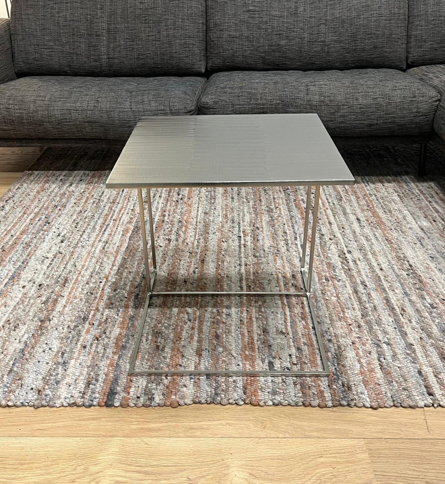 NIEUWSTAAT Minotti Leger Bijzettafel – NP €1.130