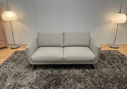 NIEUWSTAAT Design on Stock Byen 2,5-zits Lichtgrijs