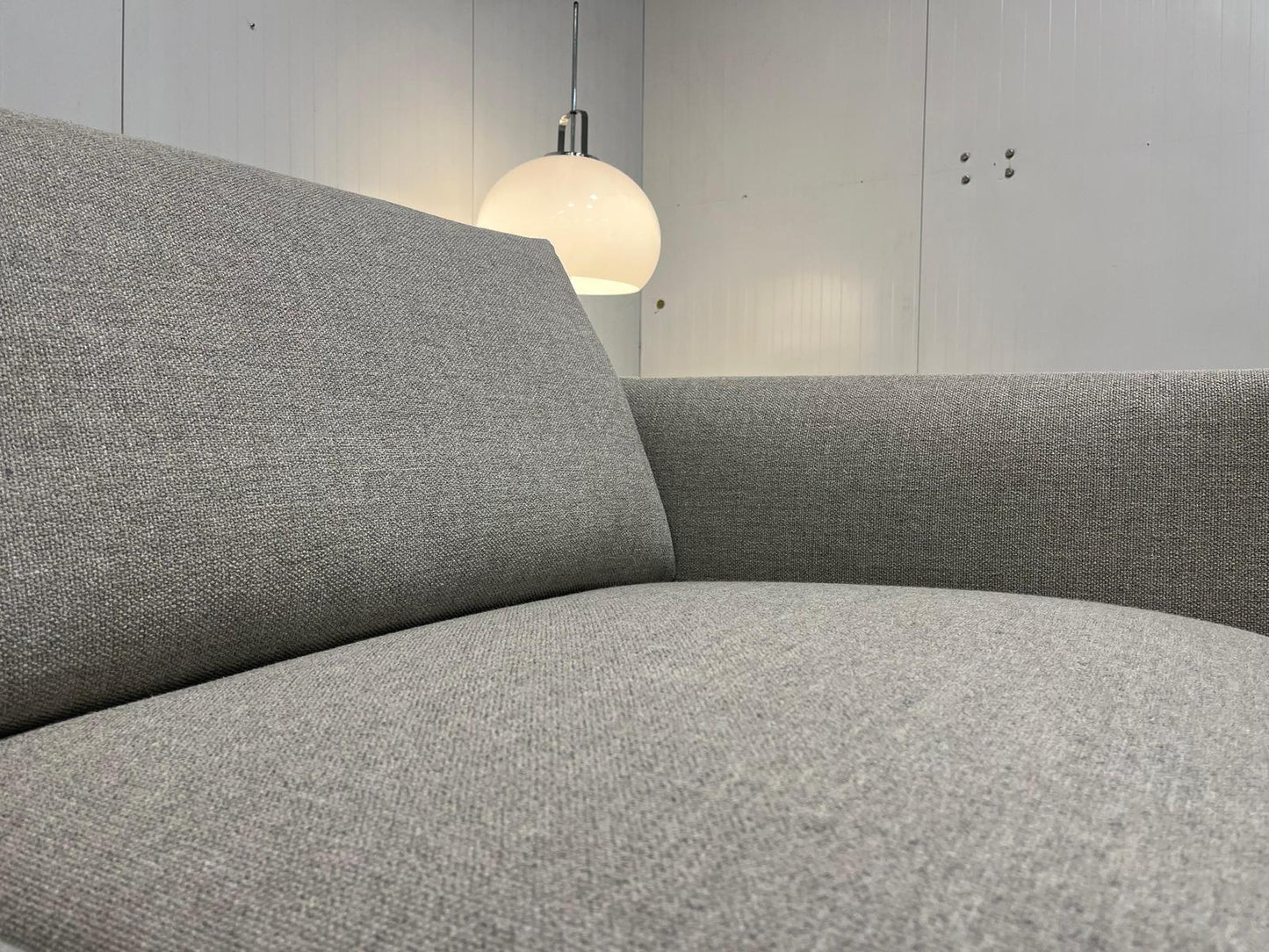 NIEUWSTAAT Design on Stock Byen 2,5-zits Lichtgrijs