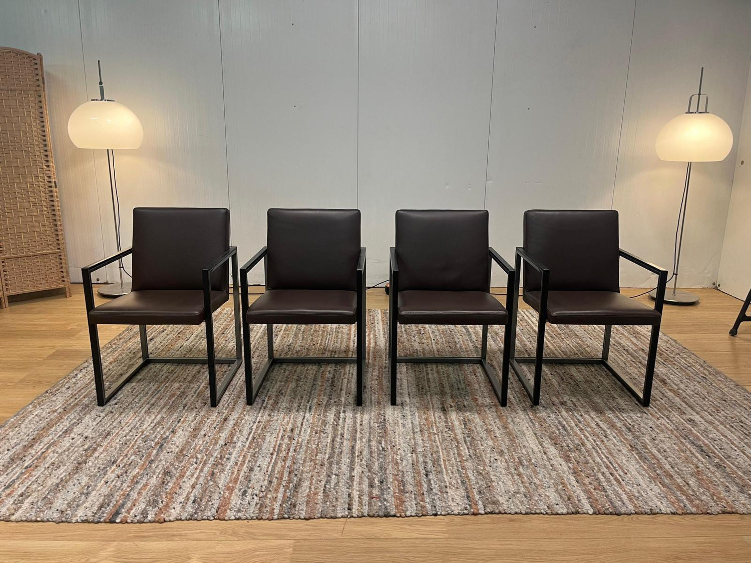 NIEUWSTAAT 4x Leolux Window Eetkamerstoel Leer