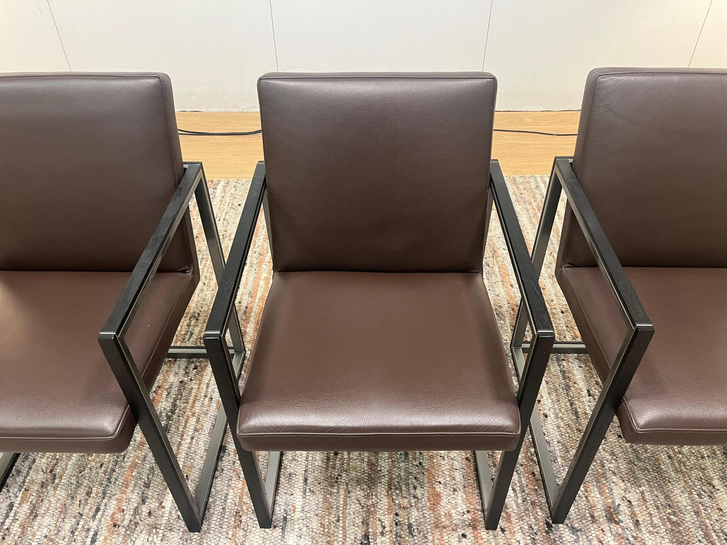 NIEUWSTAAT 4x Leolux Window Eetkamerstoel Leer