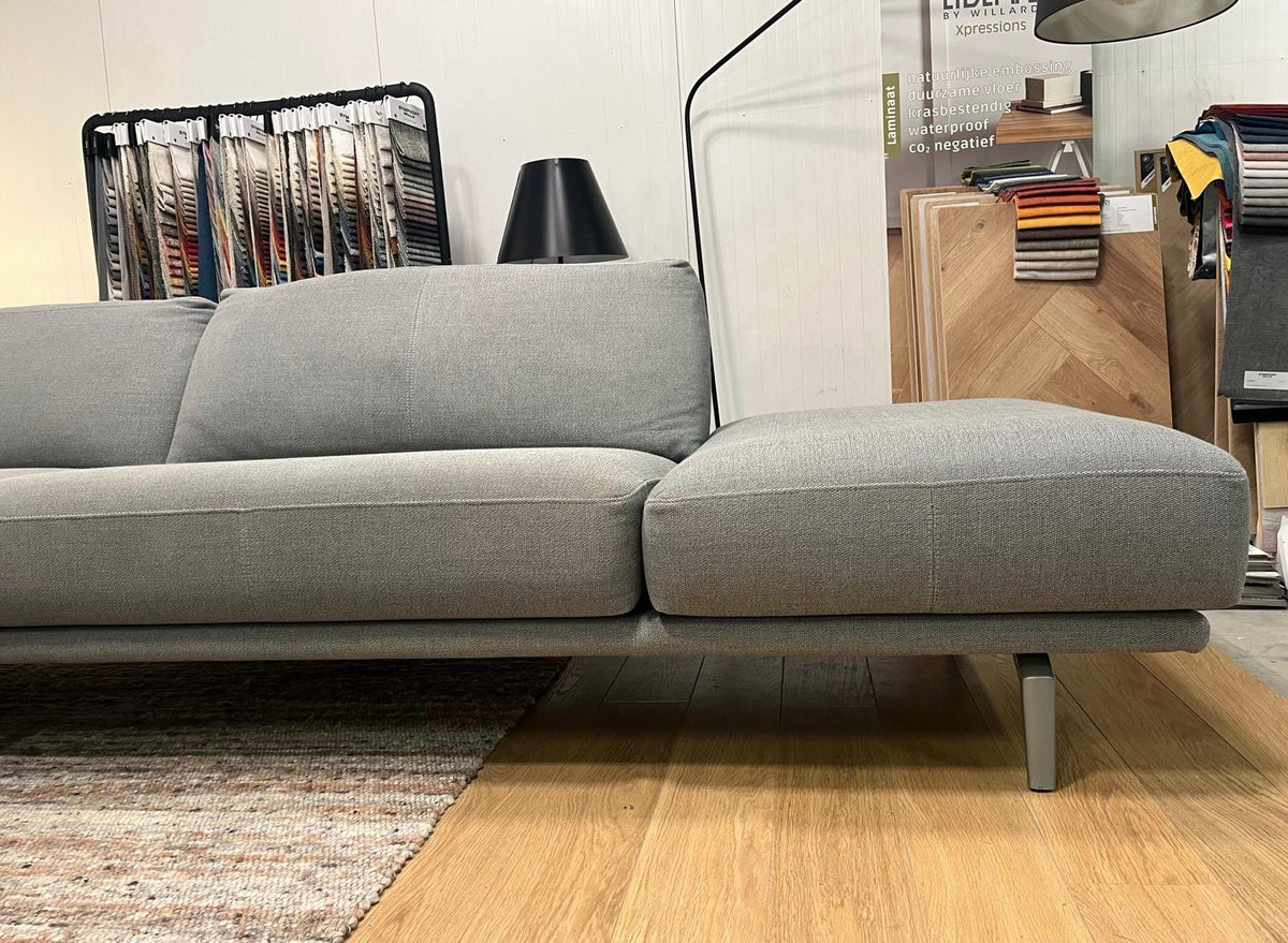 ZGAN Leolux Bellice Hoekbank + Hocker – NP: €17.500