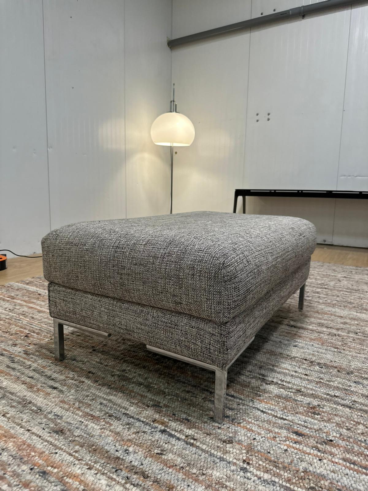 Nieuwstaat Design on Stock Aikon Lounge Hocker Amaro